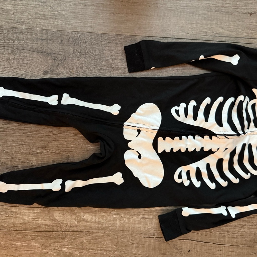 Halloween bundle of pjs and tops size 18 months